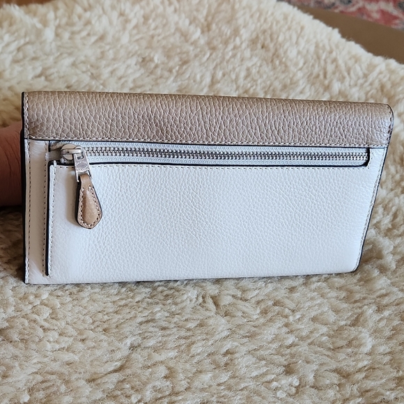 NWT Coach Sandy Beige Color Block Slim Tri-fold Leather Wallet 🤎🎁♥️ - Picture 3 of 16